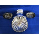 3 silver salt shells by Horace Woodward (Approx 108g)