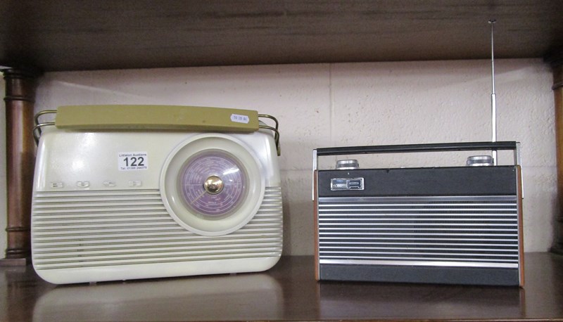 Pair of retro radios to include Bush - Both working