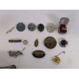 Collection of brooches & rings etc