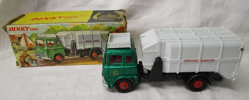 Collection of die-cast vintage Dinky vehicles - Mostly boxed - Image 7 of 18