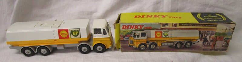 Collection of die-cast vintage Dinky vehicles - Mostly boxed - Image 10 of 18