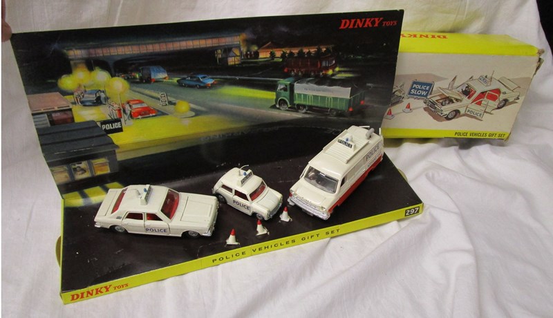 Collection of die-cast vintage Dinky vehicles - Mostly boxed - Image 6 of 18