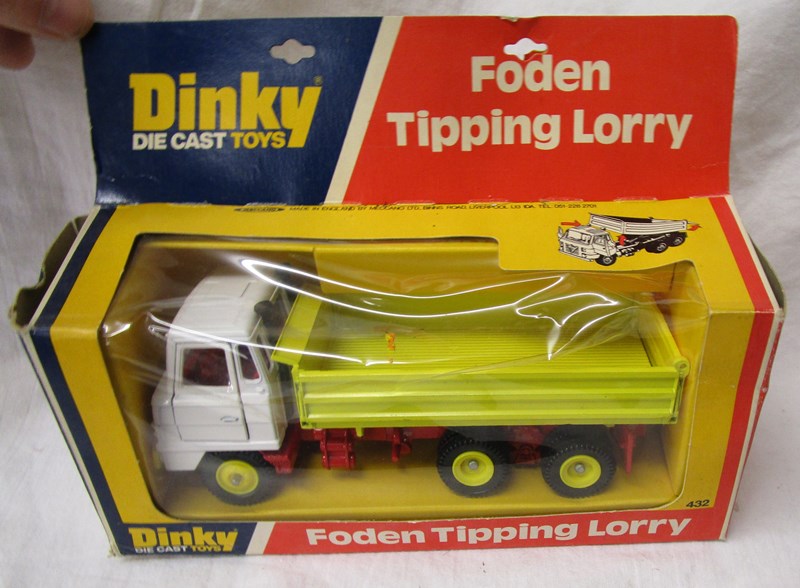 Collection of die-cast vintage Dinky vehicles - Mostly boxed - Image 12 of 18