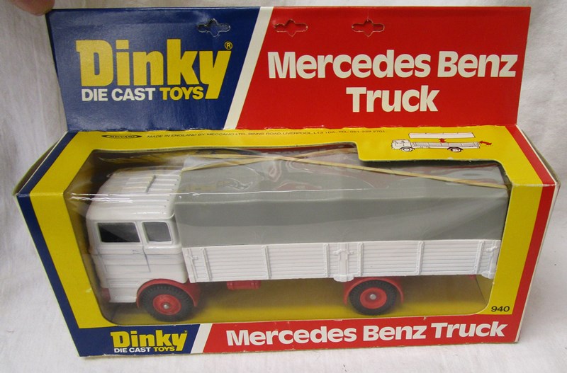 Collection of die-cast vintage Dinky vehicles - Mostly boxed - Image 11 of 18