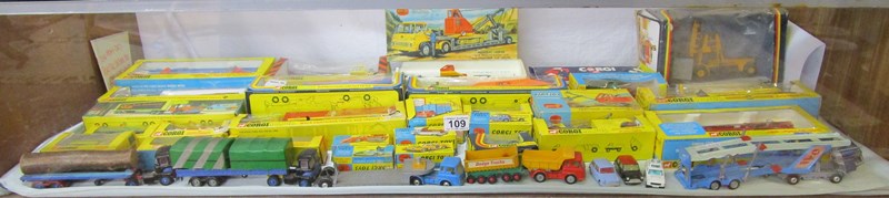 Collection of die-cast vintage Corgi vehicles - Mostly boxed