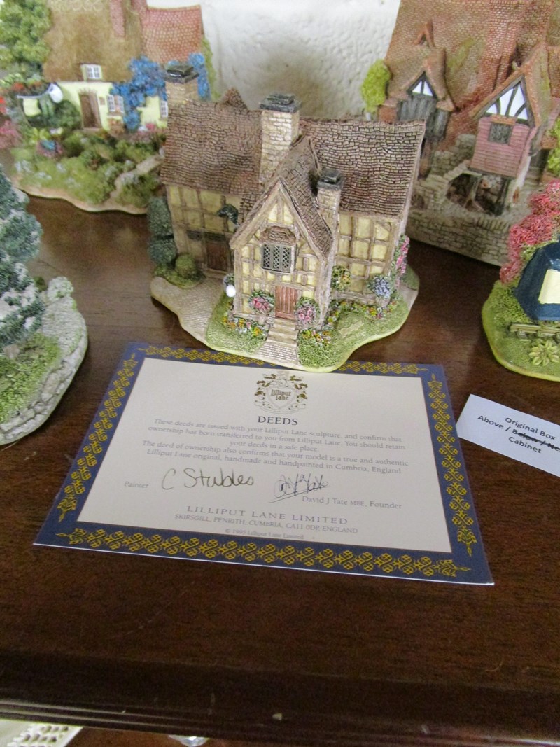 Shelf of boxed Lilliput Lane cottages - Image 3 of 6