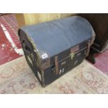 Dome top travel trunk