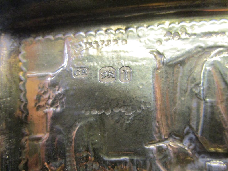 Chased silver snuff box - Image 3 of 8