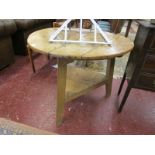 Antique cricket table - H: 73cm Diameter: 88cm