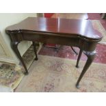 Mahogany tea table on cabriole legs