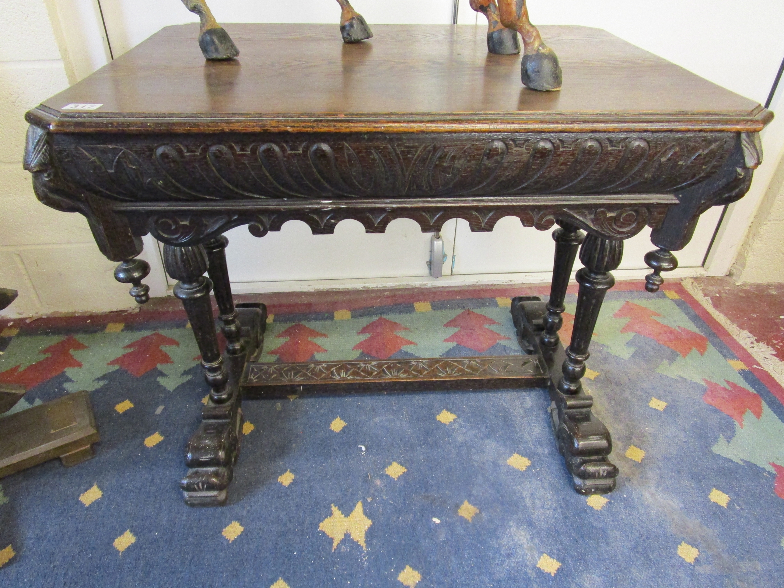 Carved oak centre table - H: 76cm W: 91cm D: 65cm - Image 5 of 6