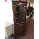 Titchmarsh & Goodwin oak & glazed corner cupboard - H: 178cm W: 65cm D: 35cm