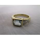 Gold blue topaz & diamond set ring - Estimate £80 - £120