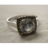 White gold stone set ring - Estimate