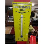 Duckham's enamelled oil sign with thermometer - Thermometer A/F