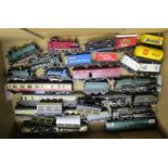 Collection of 00 gauge engines and carriages