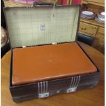 2 vintage suitcases