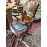 Early 20C oak office swivel chair