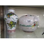 2 Oriental vases