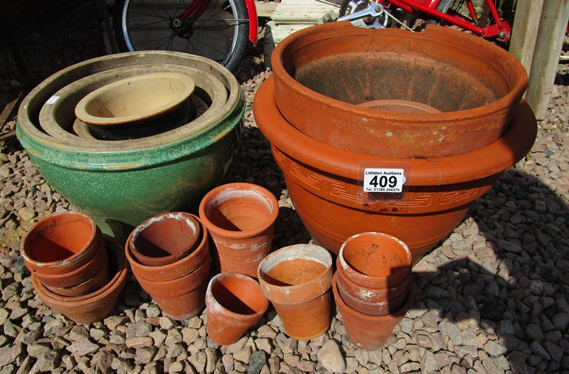 Collection of planters to include terracotta