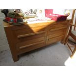 Oak chest of 4 drawers