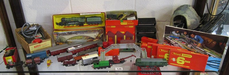 Collection of Hornby OO gauge railway to include Flying Scotsman and other engines, carriages, track