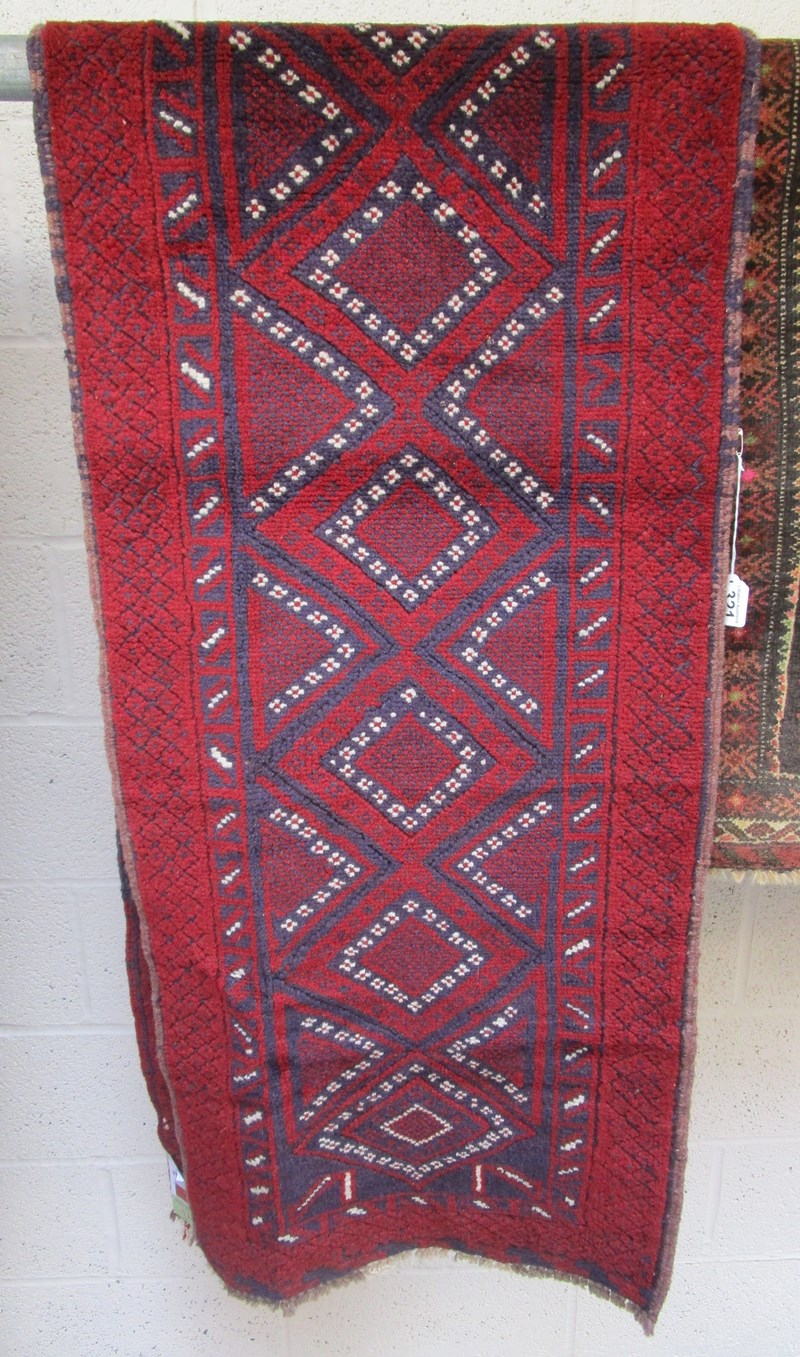 Meshwani runner - 258cm x 60cm - Estmate £50