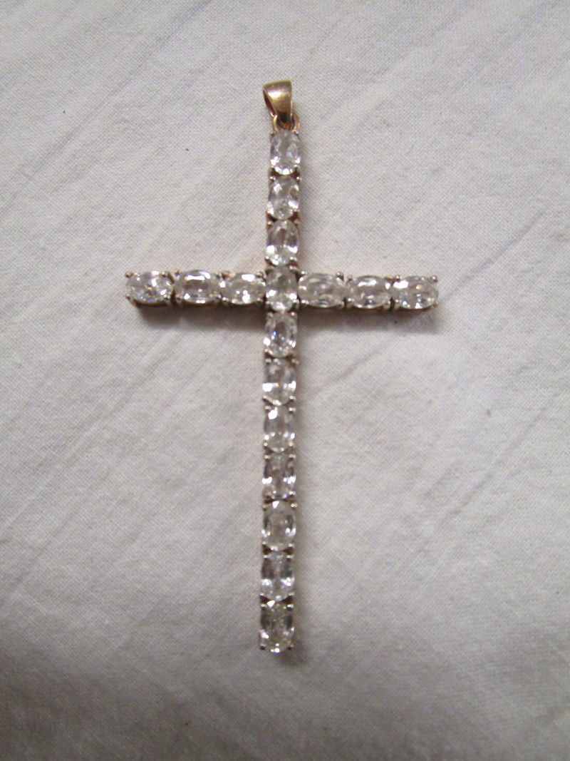 Large gold stone set cross - A/F due to one loose stone