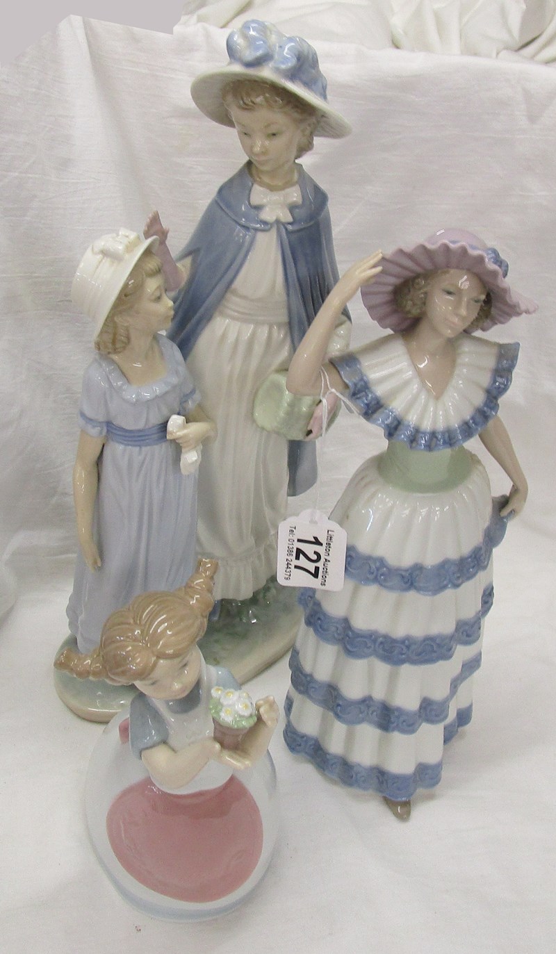 3 pieces of Lladro Nao