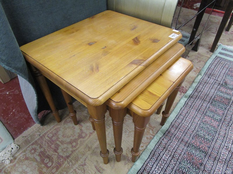 Nest of 3 pine tables