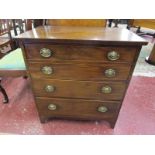 Small Georgian mahogany chest of 4 drawers (H: 77cm W:71cm D:42cm)