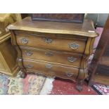 French walnut chest of 3 drawers on ball and claw feet - Approx H: 67cm x W: 74cm x D:40cm