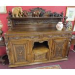 Antique oak carved buffet - Approx H: 162cm x W: 186cm x D: 60cm