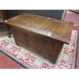 Small oak coffer