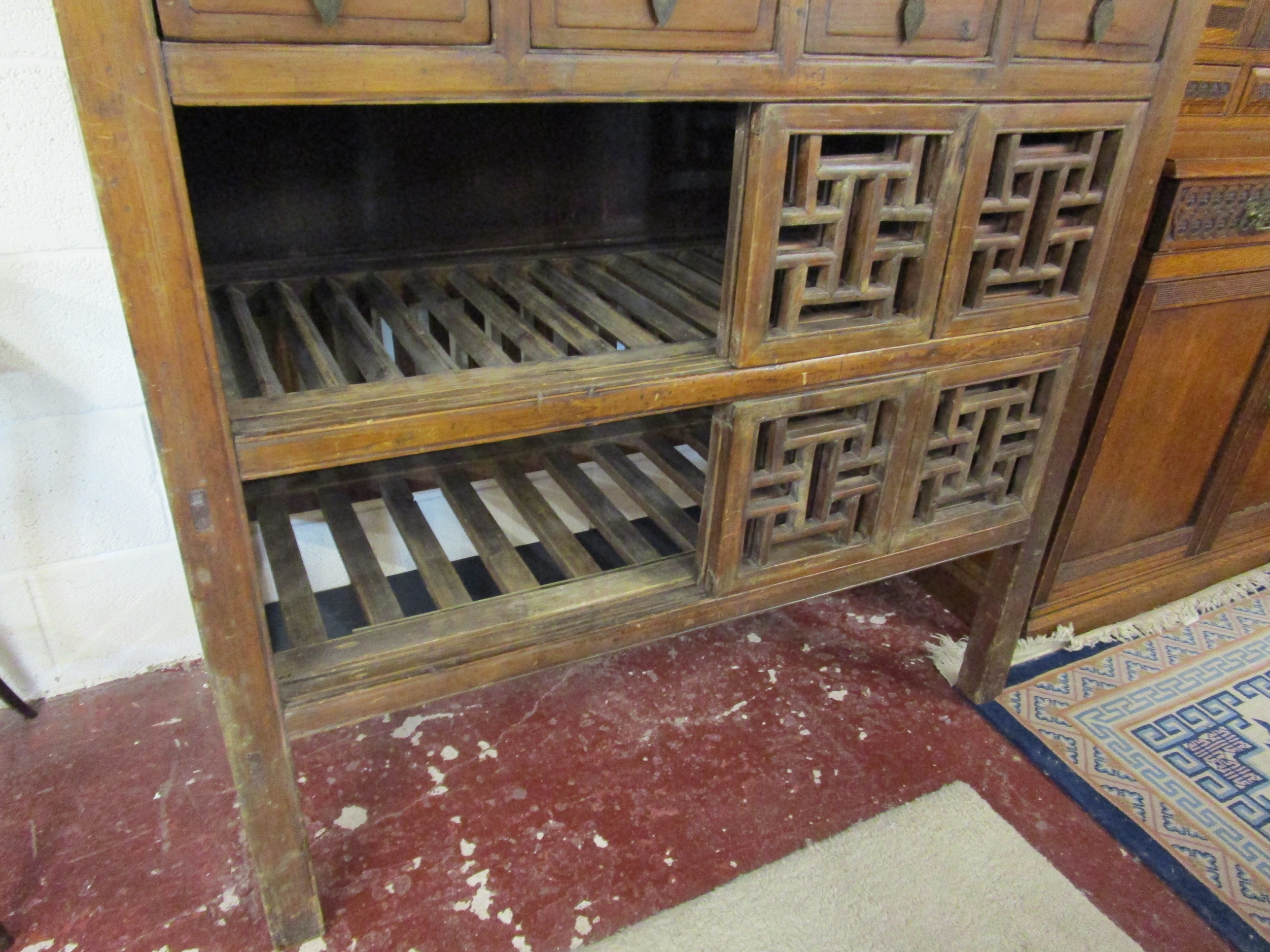 Interesting antique Chinese cabinet (H: 175cm W: 117cm D: 59cm) - Image 3 of 24