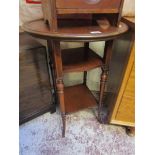 Pretty 3 tier round mahogany occasional table