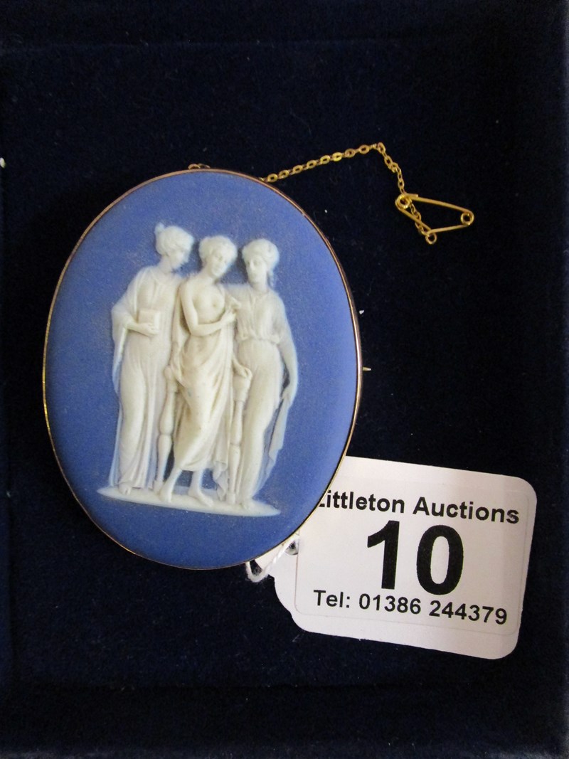 Large Wedgewood Jasperware cameo - The 3 Graces