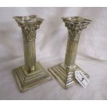 Pair of Mappin & Webb plated candlesticks (H: 16cm)