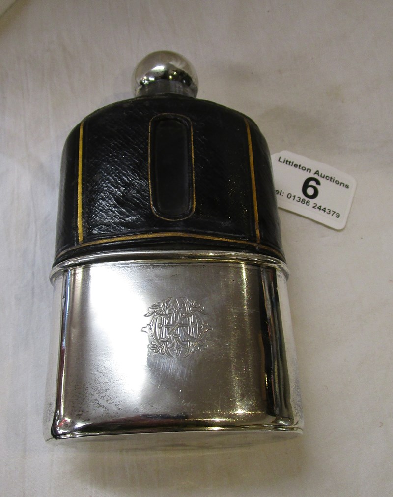 Hip flask with silver cup