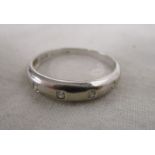 White gold 5 stone diamond set ring