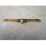 Fine 14ct pearl & diamond bar brooch