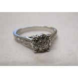 Fine 18ct diamond cluster ring with diamond shoulders - Over 1.5ct