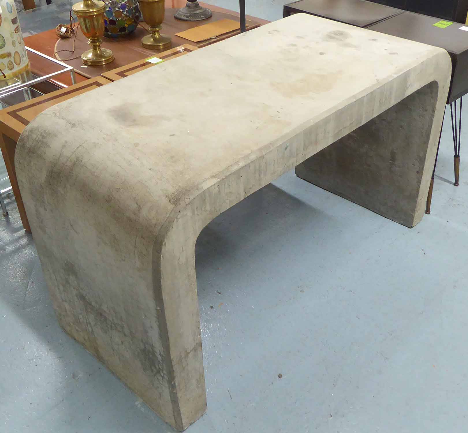 WRITING TABLE, contemporary concrete construction, 75cm H. - Image 2 of 2