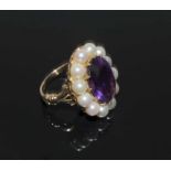 AMETHYST AND CULTURED PEARL DRESS RING, yellow gold, finger size J.