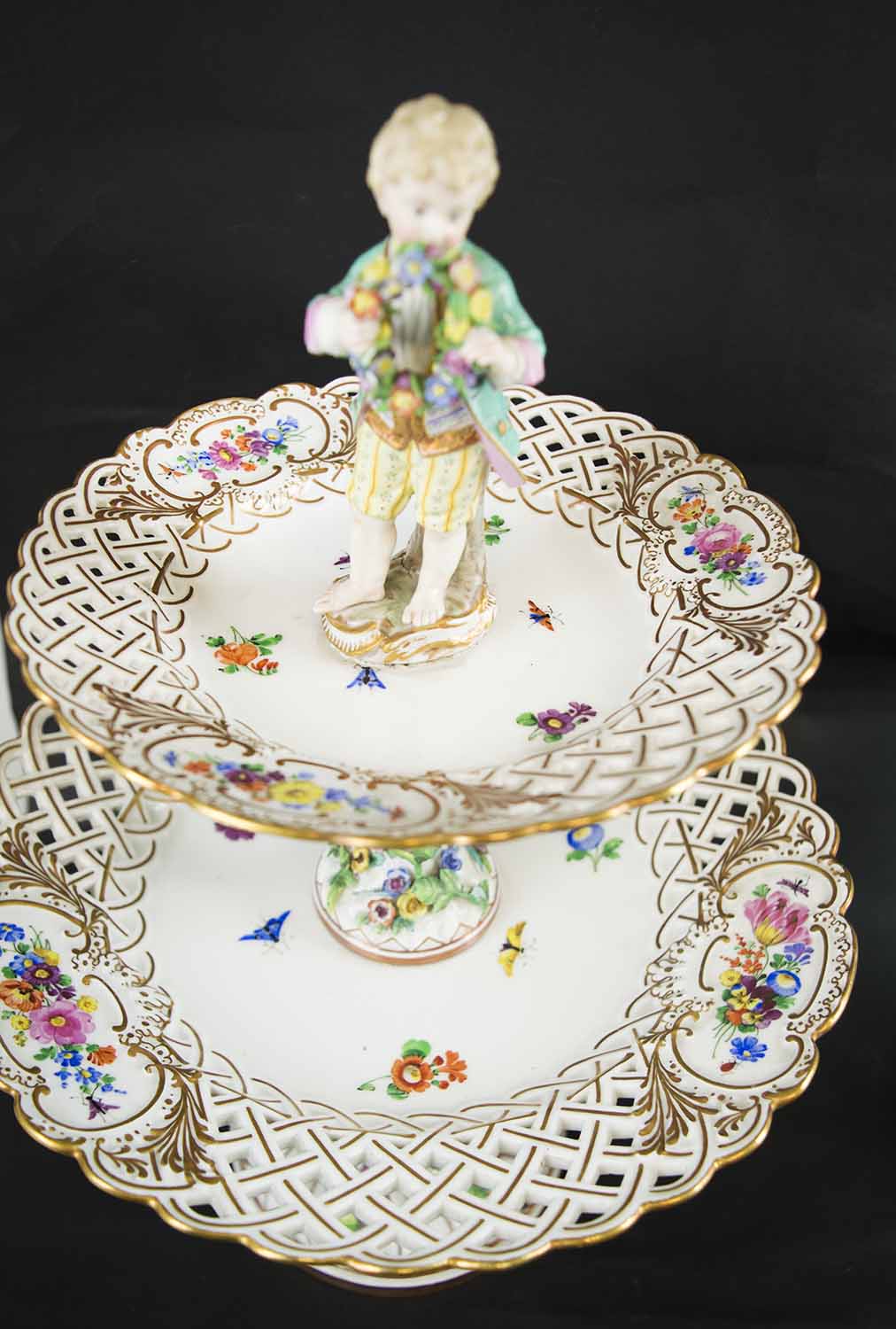 ANTIQUE MEISSEN PORCELAIN A PAIR OF RETICULLARD TWO TIER CAKE STANDS, circa 1870, - Image 7 of 7