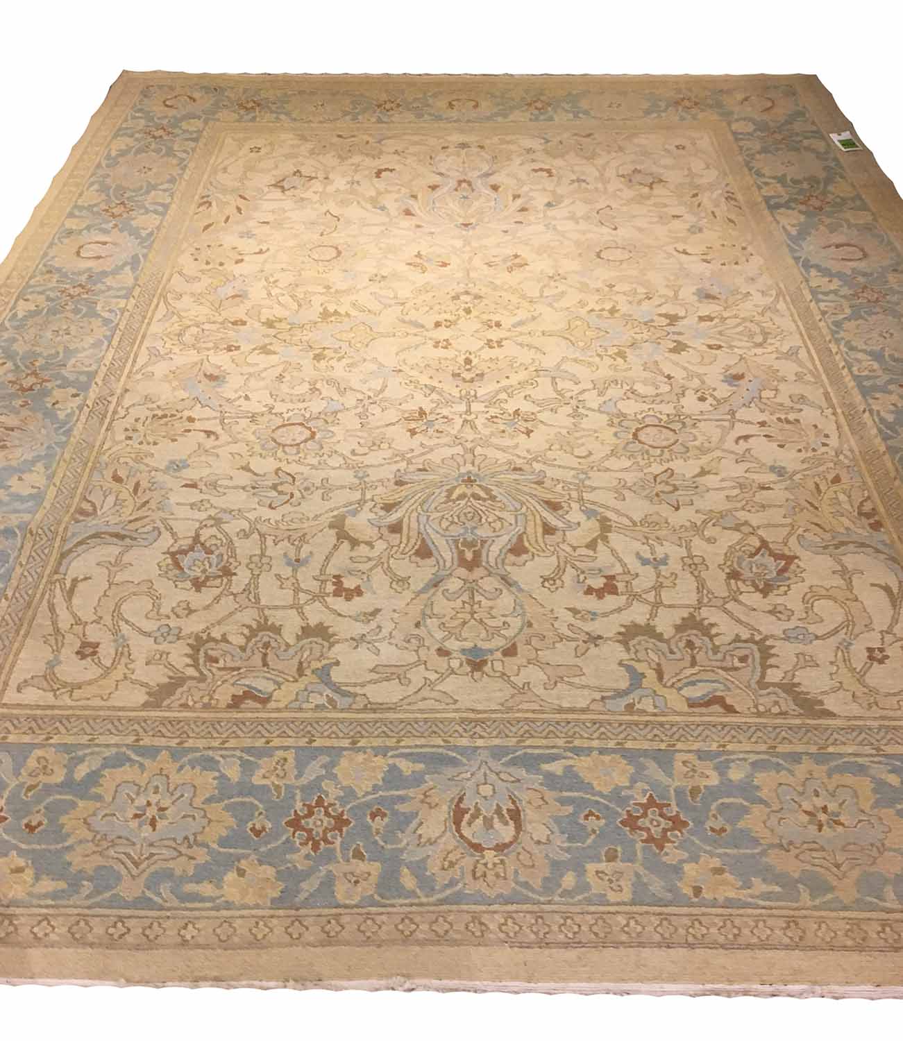 FINE SOUMAKH CARPET, Persian safavid design, 350cm x 260cm.