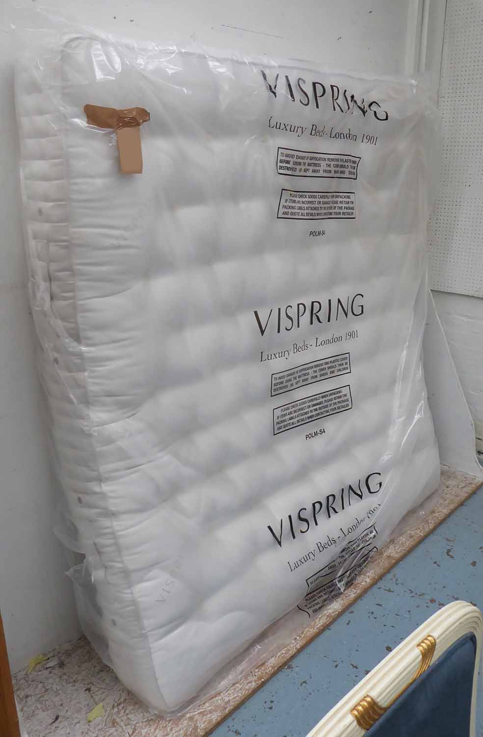 VI-SPRING ELITE MATTRESS, as new, medium tension, 180cm x 200cm.