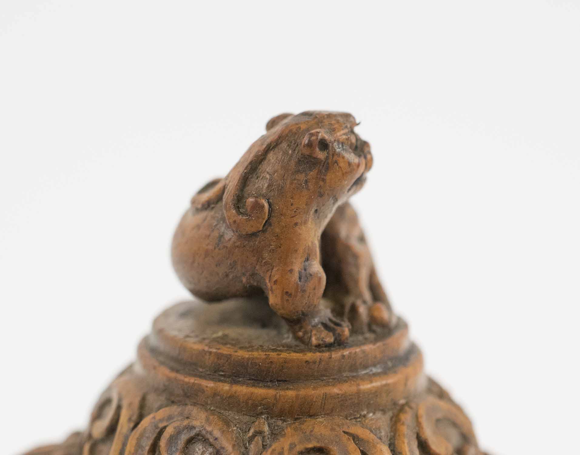 RARE 18TH CENTURY CHINESE CARVED BAMBOO ROOT VASE AND COVER, - Image 4 of 8