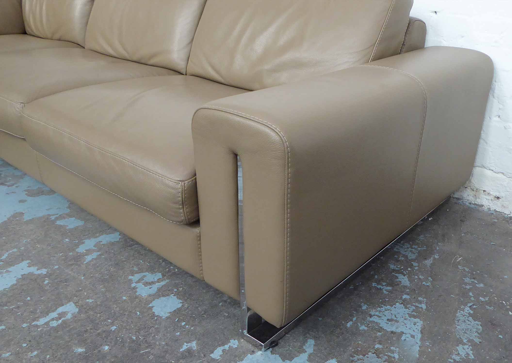 ROCHE BOBOIS CORNER SOFA, caramel leather finish, 270cm x 260cm x 90cm approx. - Image 2 of 4