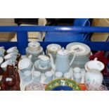 APPROXIMATELY 100 PIECES OF ROYAL WORCESTER "WOODLAND" COFFEE & DINNER WARE